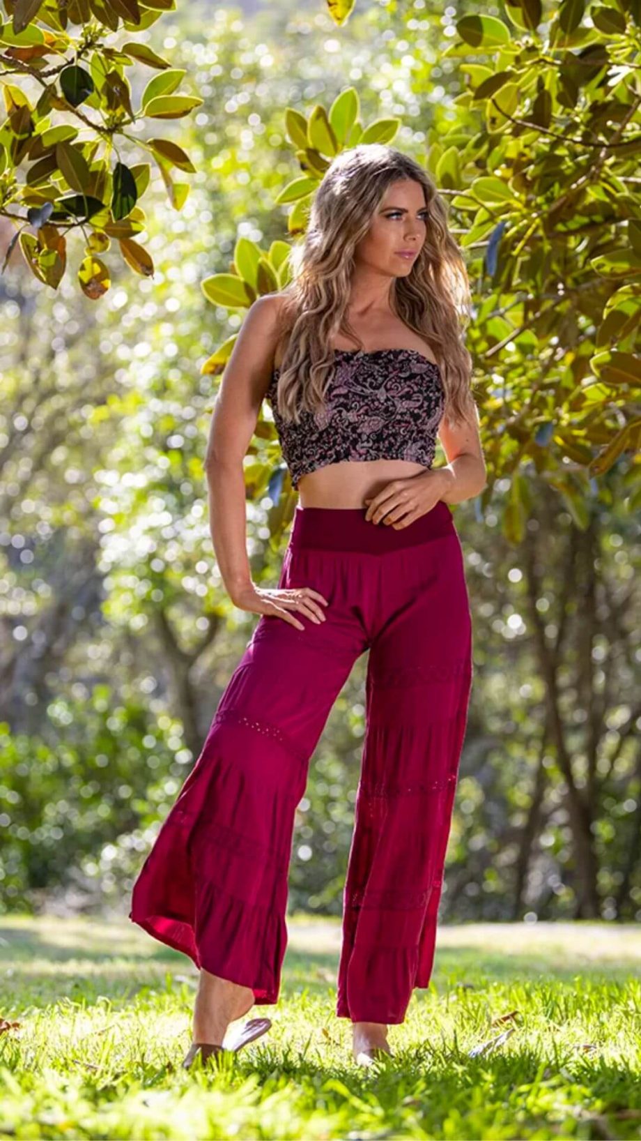 Printed bandeau with red wide-legged pants