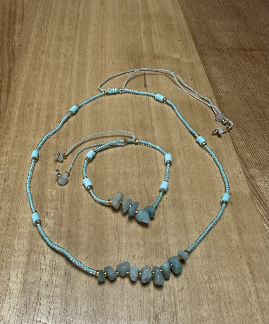Stone necklace mint
