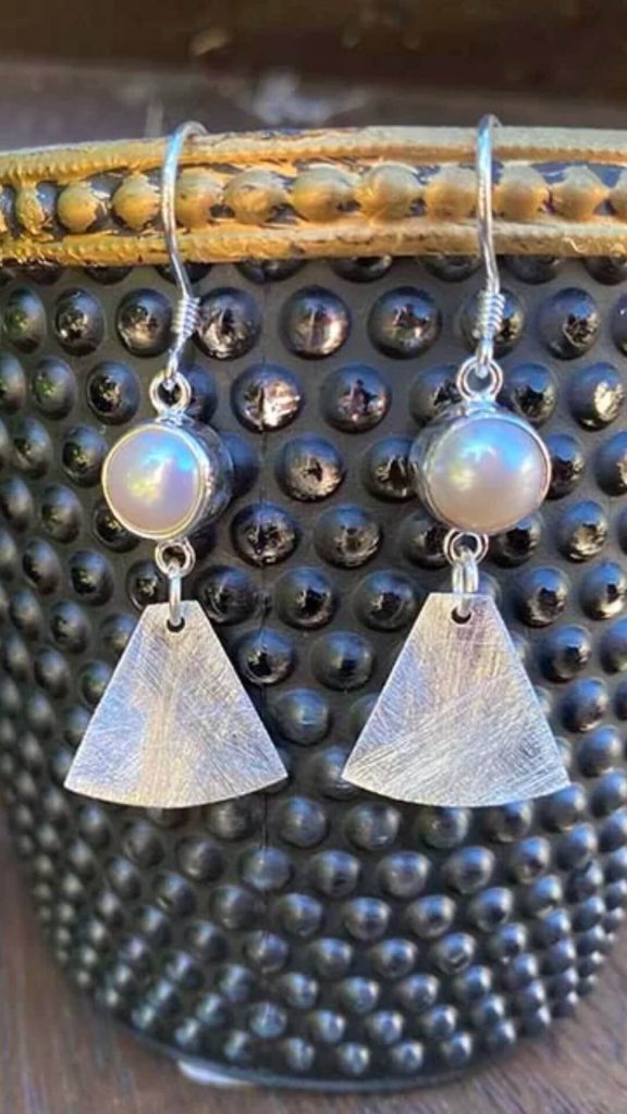 Pearl triangle earrings
