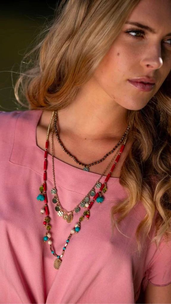 Triple coral necklace for summer
